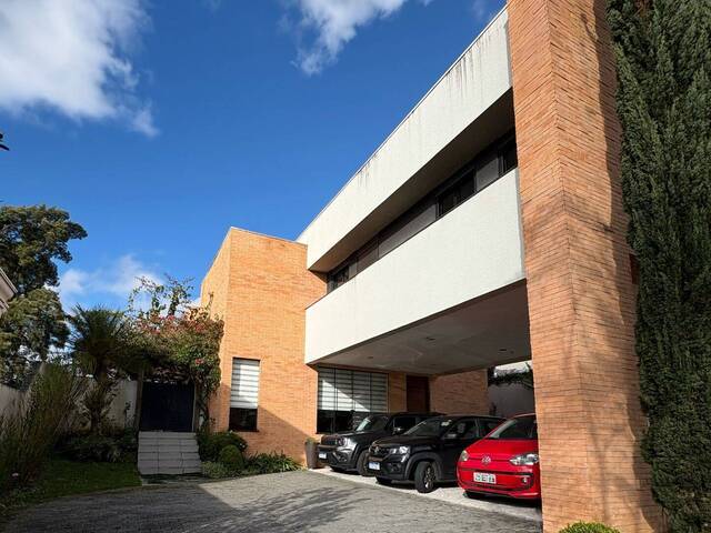 #135 - Casa para Venda em Pinhais - PR - 2